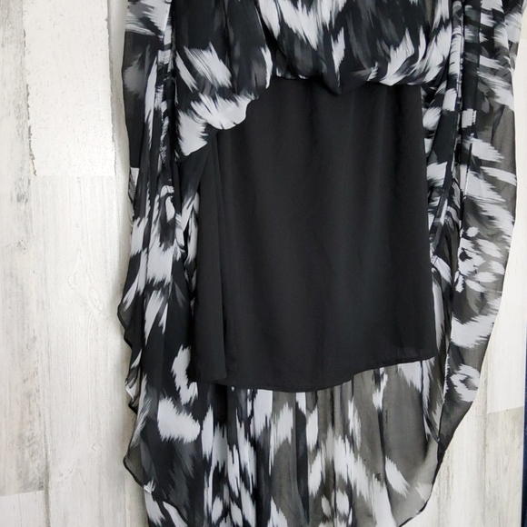 White House/Black Market strapless dress - Picture 6 of 9